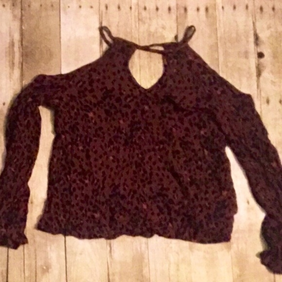 Mossimo Supply Co. Tops - 🎉6 for $50 Sale! Mossimo Cold Shoulder Blouse